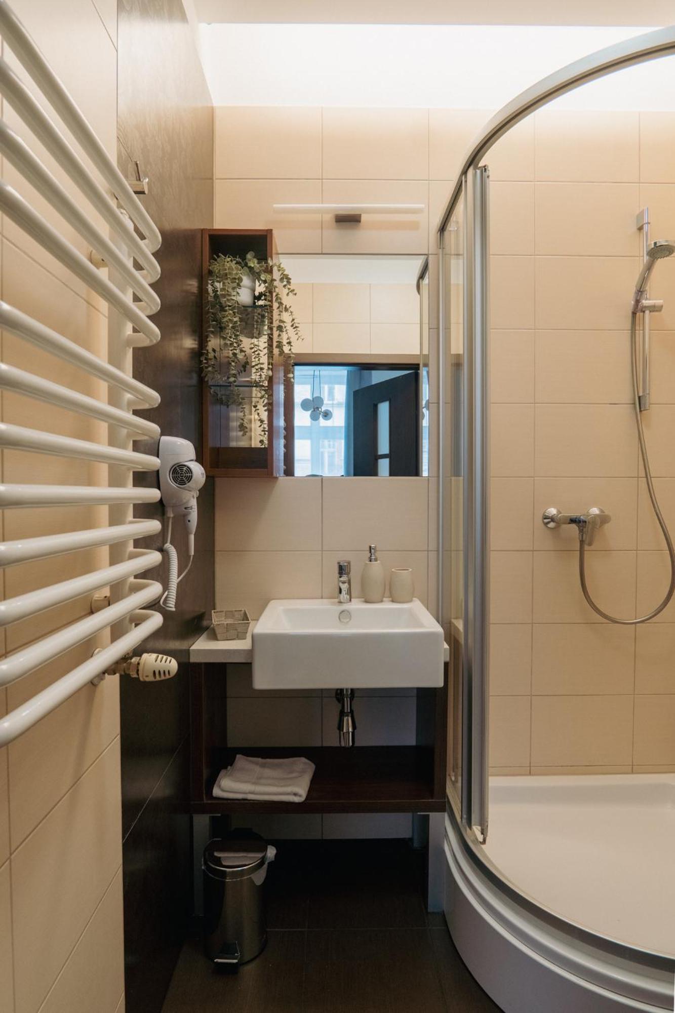 Expo Aparthotel *