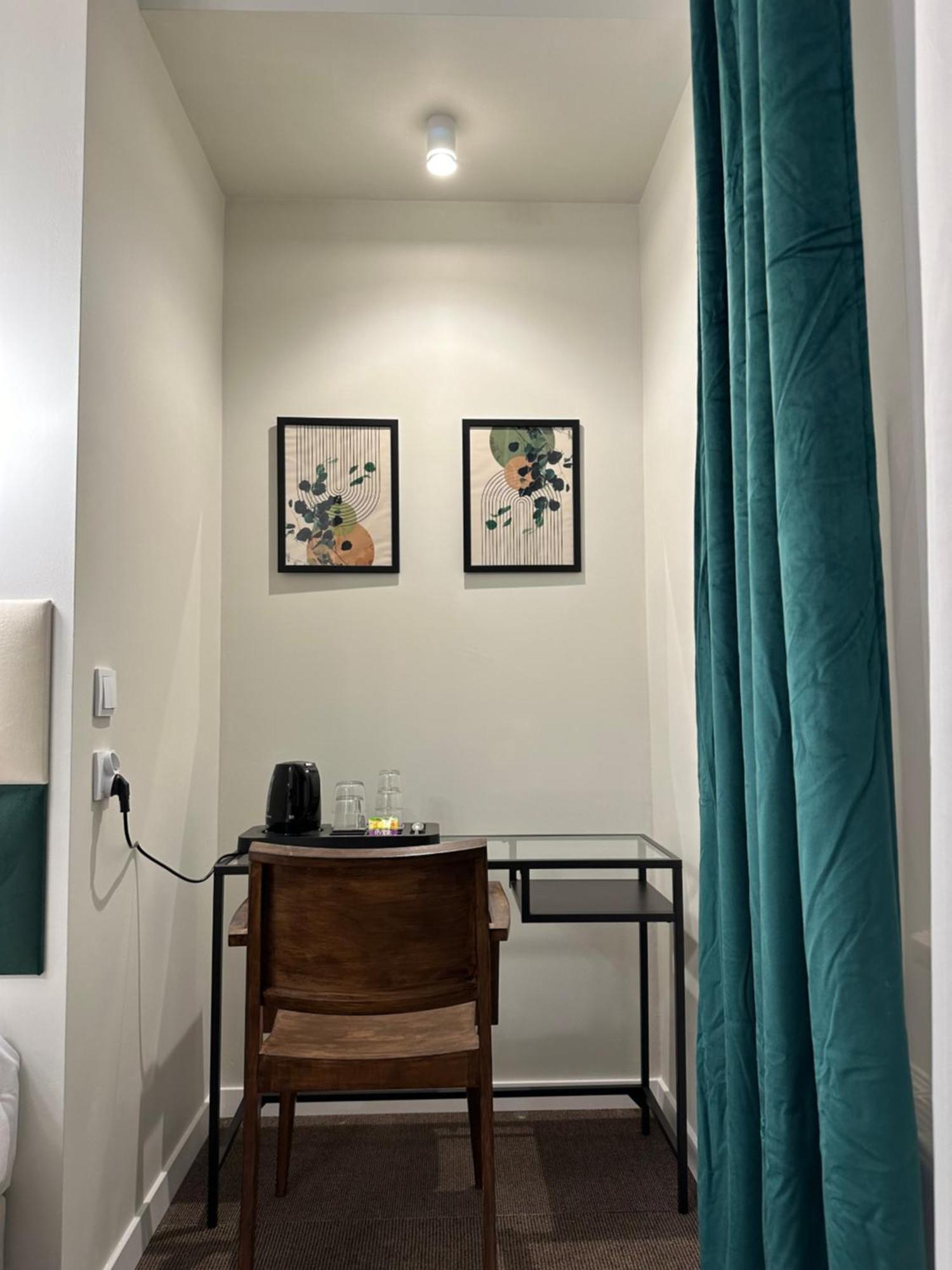 Expo Aparthotel *