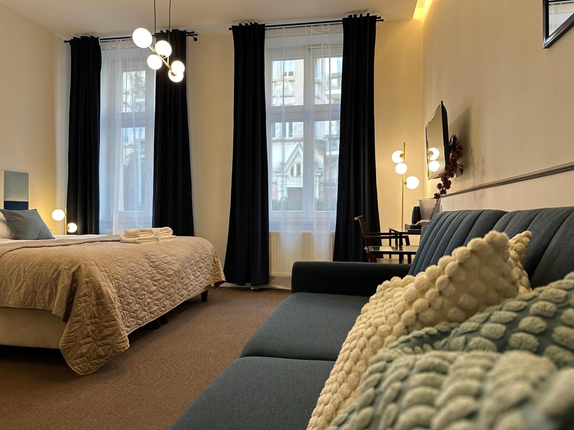 Expo Aparthotel